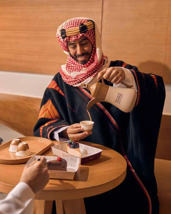 نجمع الناس معًا، كوبًا تلو الآخر